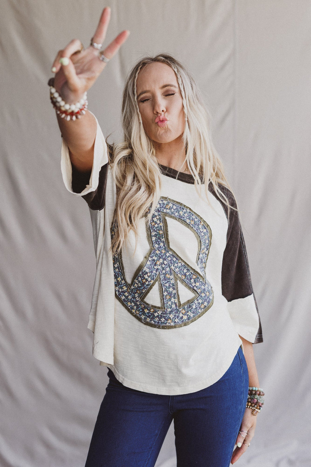 The Nest Peaceful Contrast Top - Navy Ivory
